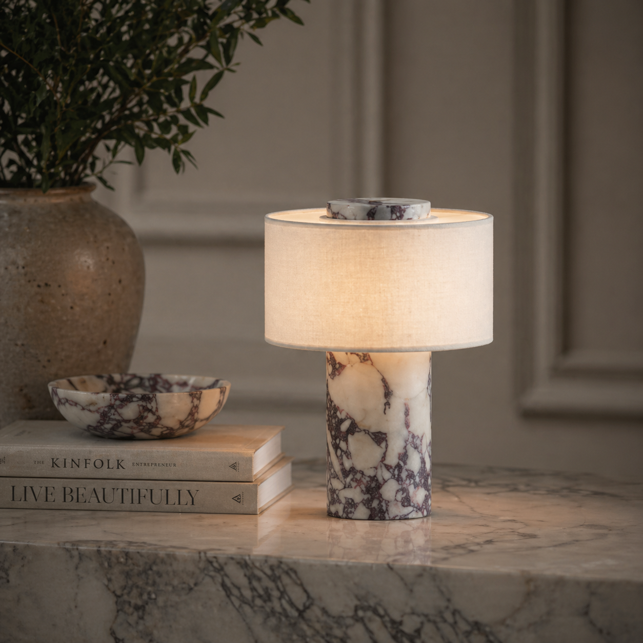 Petra | Portabel Bordslampa i Naturlig Marmor